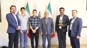 مهربانیِ کوچکِ دانش‌آموزان تبریزی، زنجیر یک زندانی غیرعمد را شکست